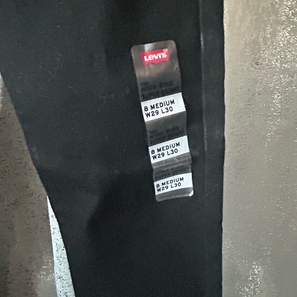 Levi's Women's 720 High Rise Super Skinny Jeans - Picture 4 of 6